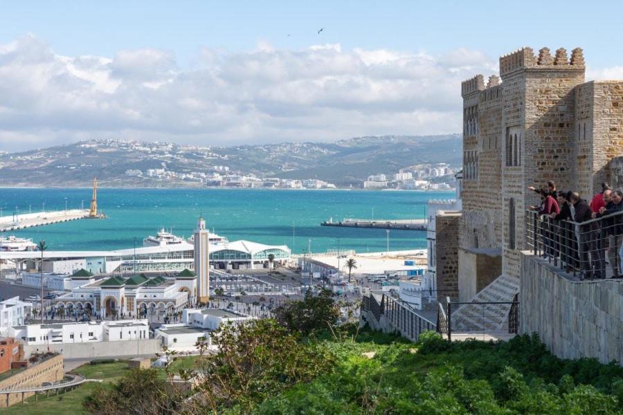 Ap 2Ch City Centre Parking En Face Hilton A Cote Du Plage Tânger Exterior foto
